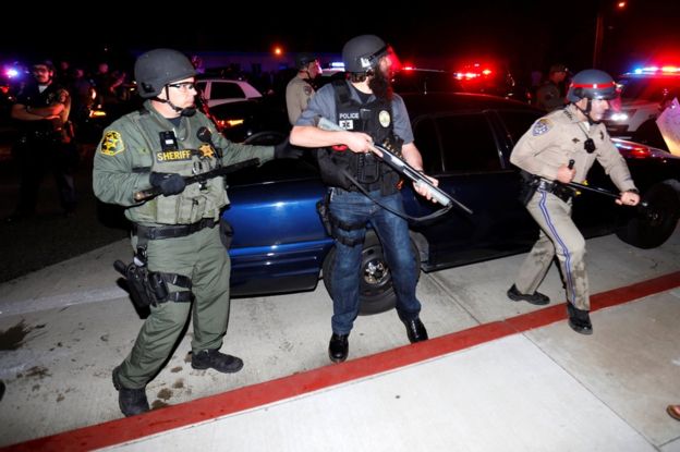 Politie in Costa Mesa, Californië, 28 April