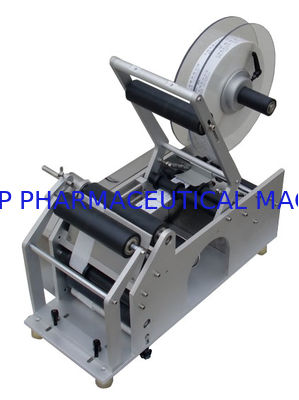 Goede prijs De gemakkelijke Verrichting Semi Automatische Precisie van de Etiketteringsmachine voor Ronde Fles online